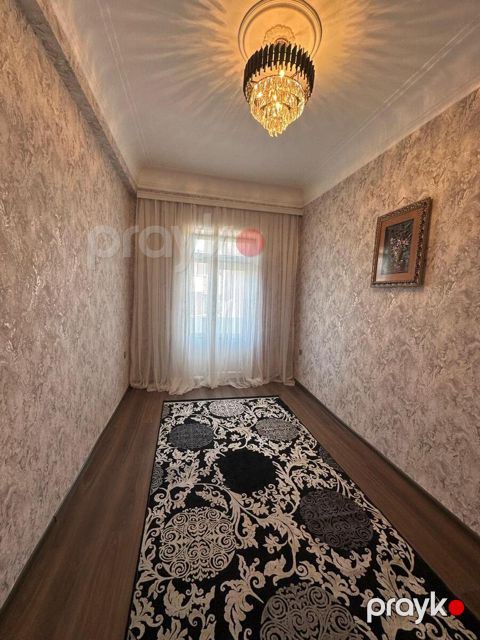 Satılır 3 otaqlı köhnə tikili 75 m²