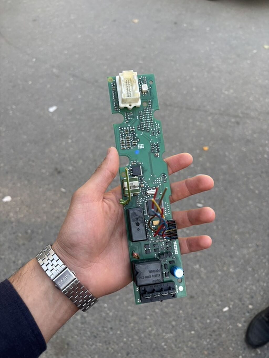 Mercedes w210 dordgoz qapı plisosunun elektron platası üstdən — Studiya və konsert üçün, Bakı (5)