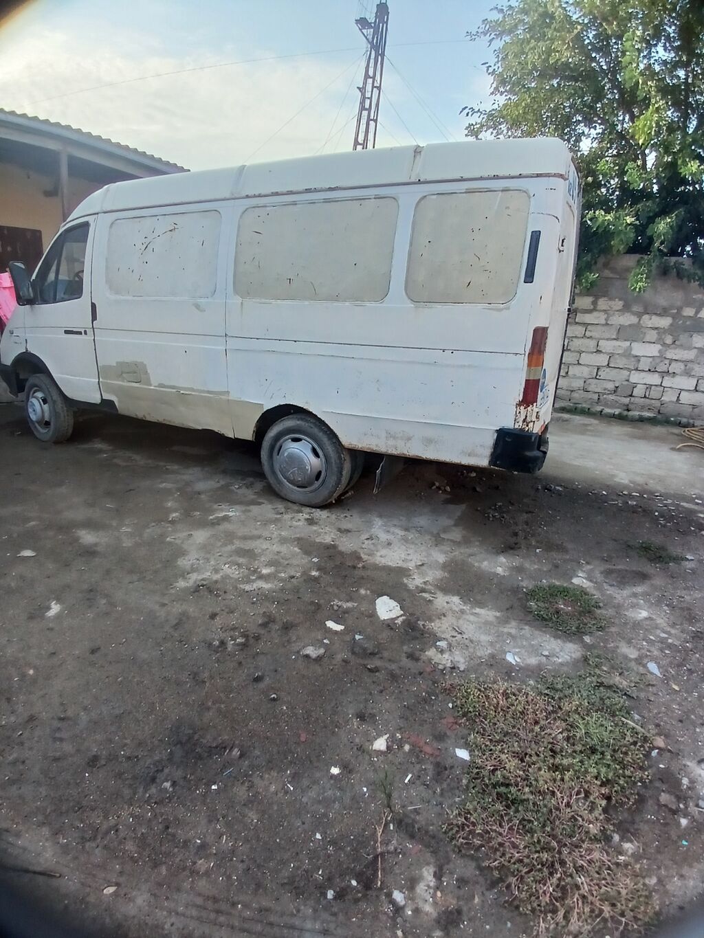 Yükdaşıma üçün böyük həcmli ağ rəngli furqon/yük maşını Əsas — Yük maşınları, Digah (5)