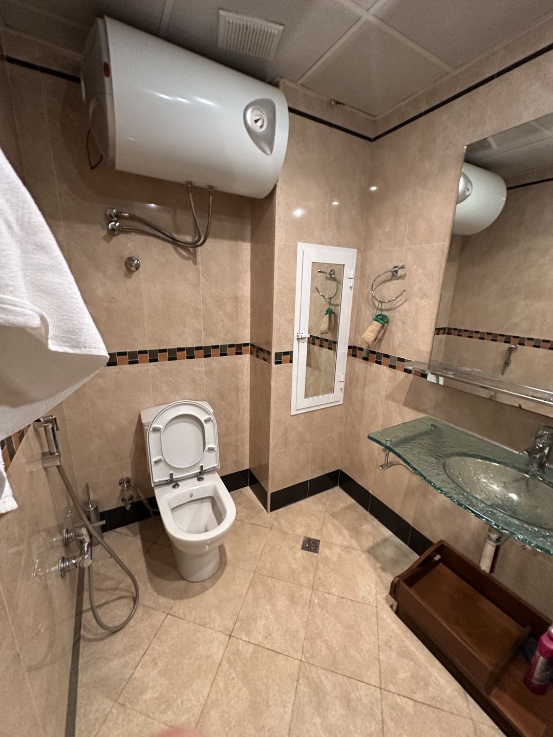 İcarəyə verilir 3 otaqlı köhnə tikili 130 m² — Mənzil, Bakı (7)