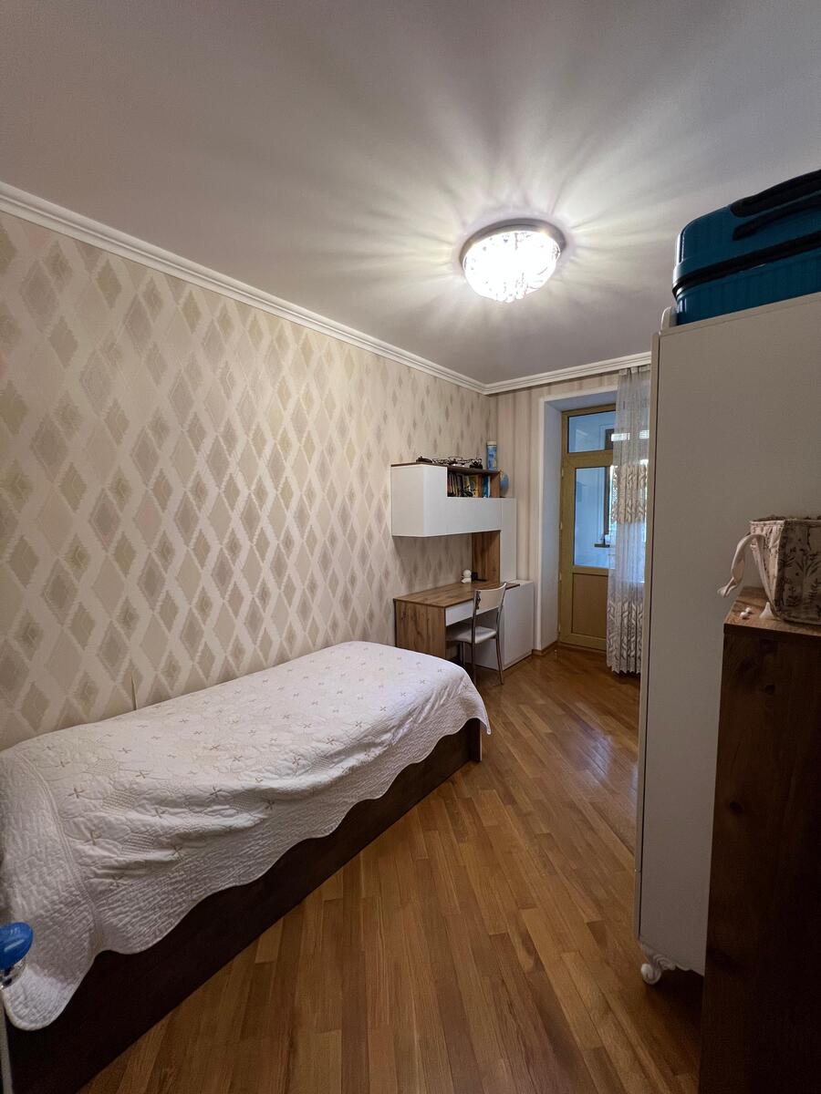 Satılır 4 otaqlı köhnə tikili 105 m² — Mənzil, Bakı (12)