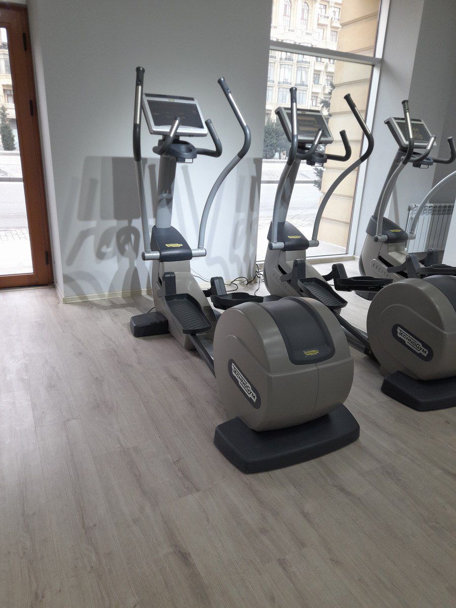 Elliptik trenajor "Technogym Synchro Excite 700" — İdman, hobi, istirahət, Bakı (4)