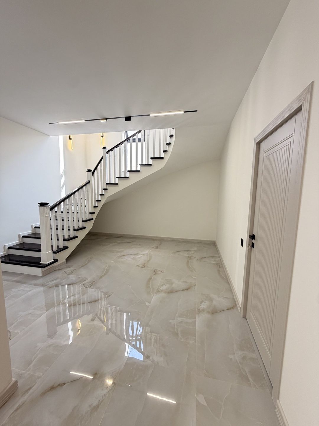 Satılır 5 otaqlı həyət evi/bağ evi 200 m² — Ev, villa, Bakı (8)