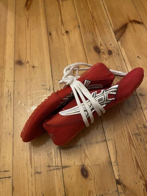 Məhsul: Asics güləş ayaqqabısı - Rəng: qırmızı, ağ detallar — Sumqayıt
