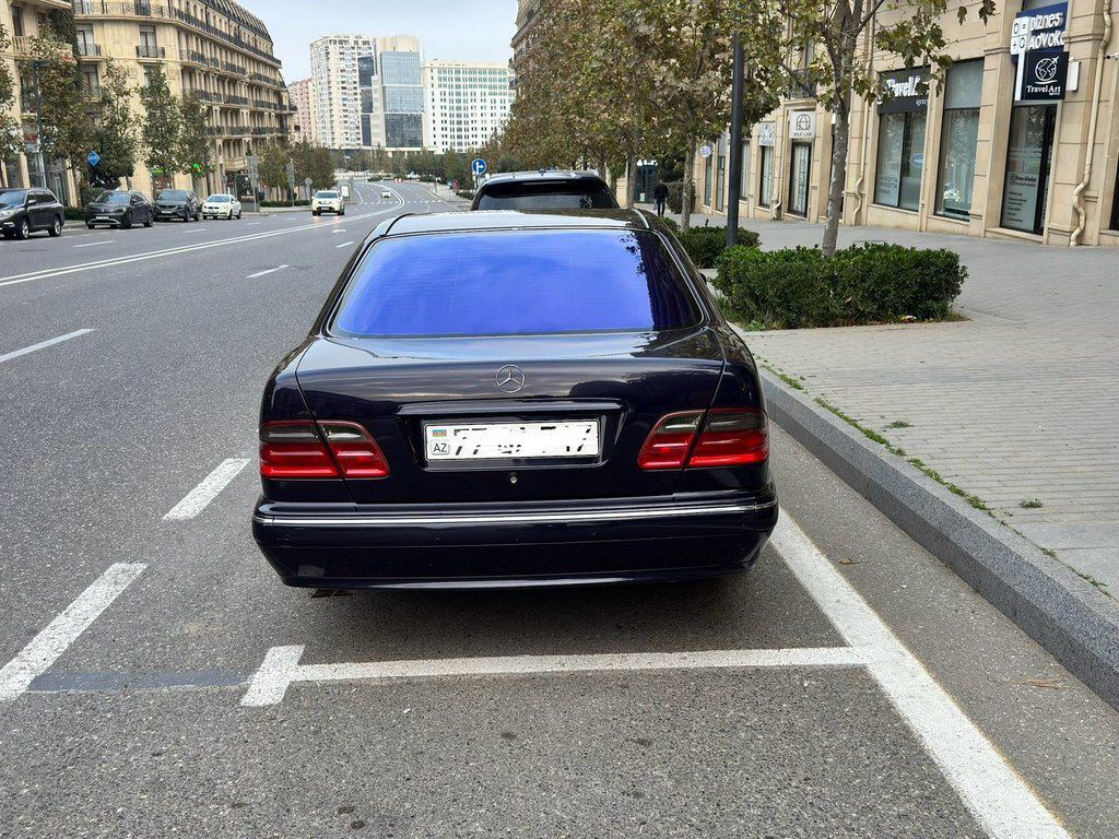Mercedes E 240, 2.6 L, 2000 il, 400 000 km — Avtomobillər, Bakı (3)