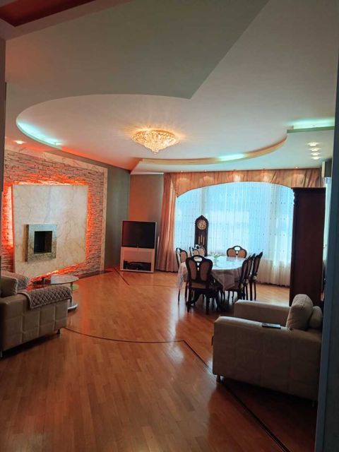Satılır 4 otaqlı yeni tikili 175 m² — Bakı