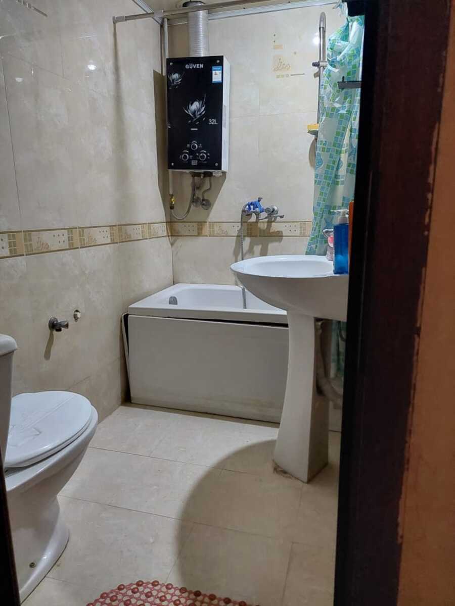 İcarəyə verilir 4 otaqlı köhnə tikili 106.5 m² — Mənzil, Bakı (2)