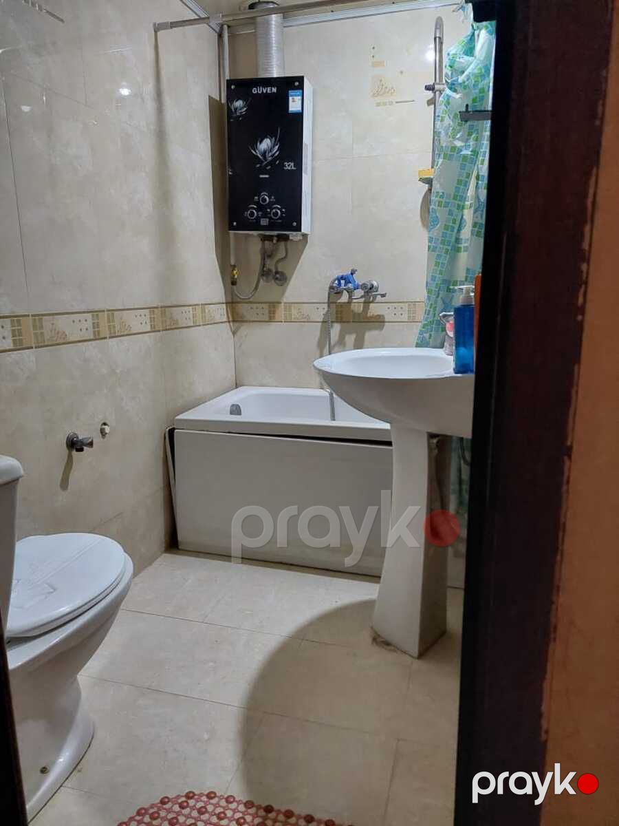 İcarəyə verilir 4 otaqlı köhnə tikili 106.5 m² — Mənzil, Bakı (2)