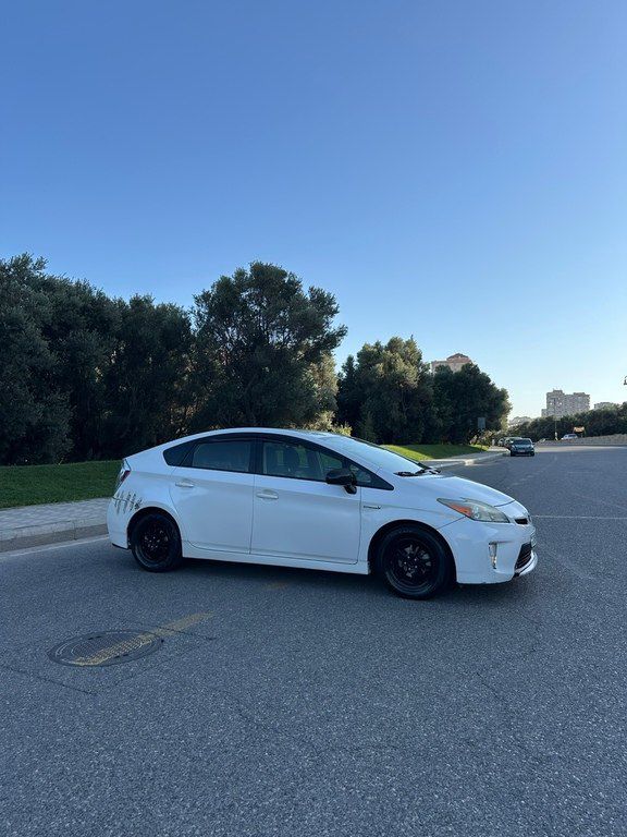 Toyota Prius, 1.8 L, 1.3 kWh, 2013 il, 289 682 km — Avtomobillər, Bakı (3)
