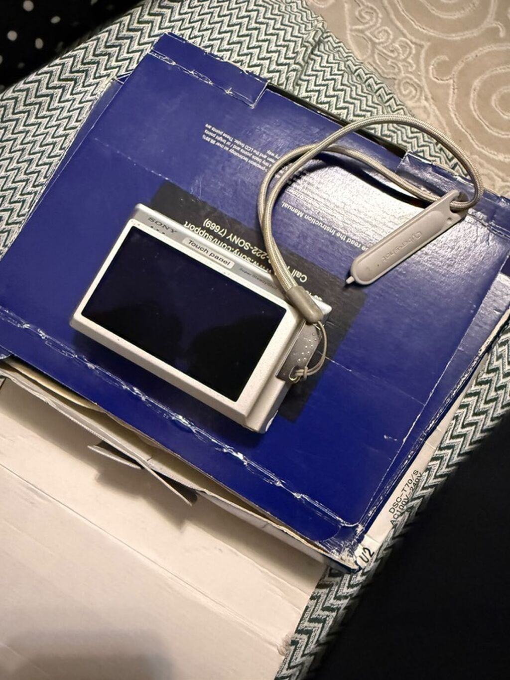 Sony Cyber-shot DSC-T70 rəqəmsal fotokamera Xüsusiyyətlər: - 8.1 MP — Fotoaparat, Masazır (2)