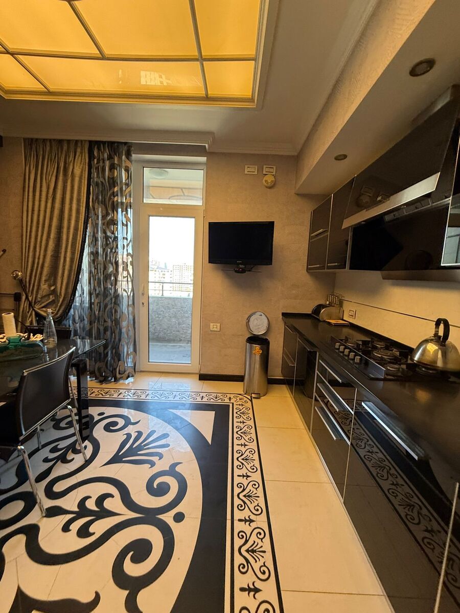 Satılır 4 otaqlı yeni tikili 198 m² — Mənzil, Bakı (12)