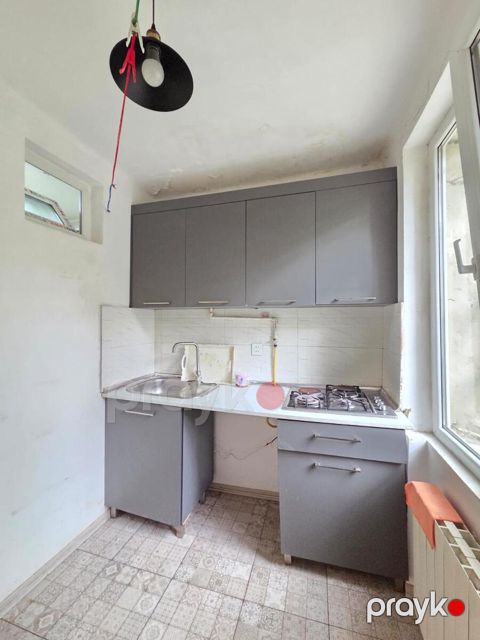 Satılır 2 otaqlı köhnə tikili 40.3 m²