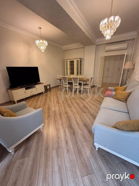 İcarəyə verilir 4 otaqlı yeni tikili 165 m²