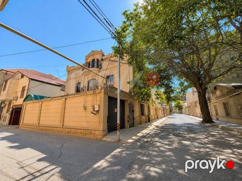 Satılır 6 otaqlı həyət evi/bağ evi 450 m²