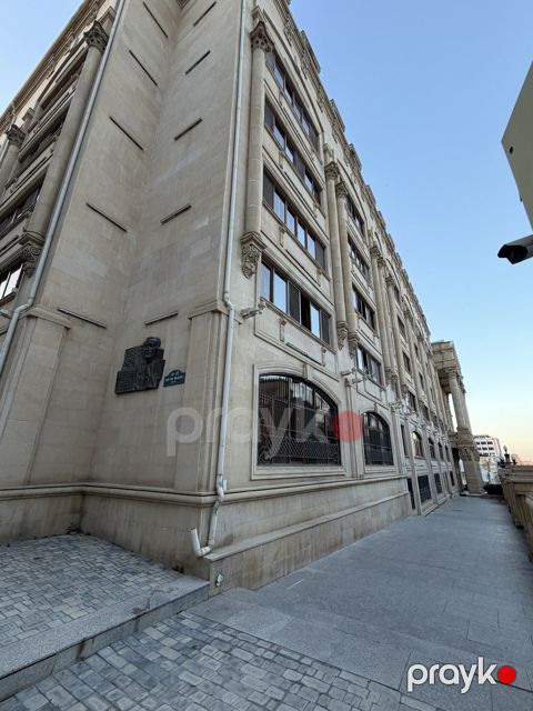 Satılır 1 otaqlı köhnə tikili 42 m²