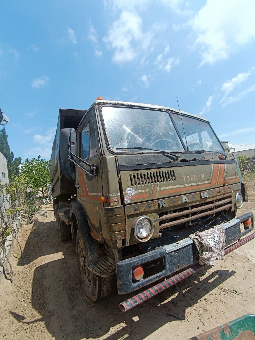 KAMAz naxadidir sürülür motor karpka əla vəziyyətdədir .sənəti yoxdur — Yük maşınları, Digah (2)