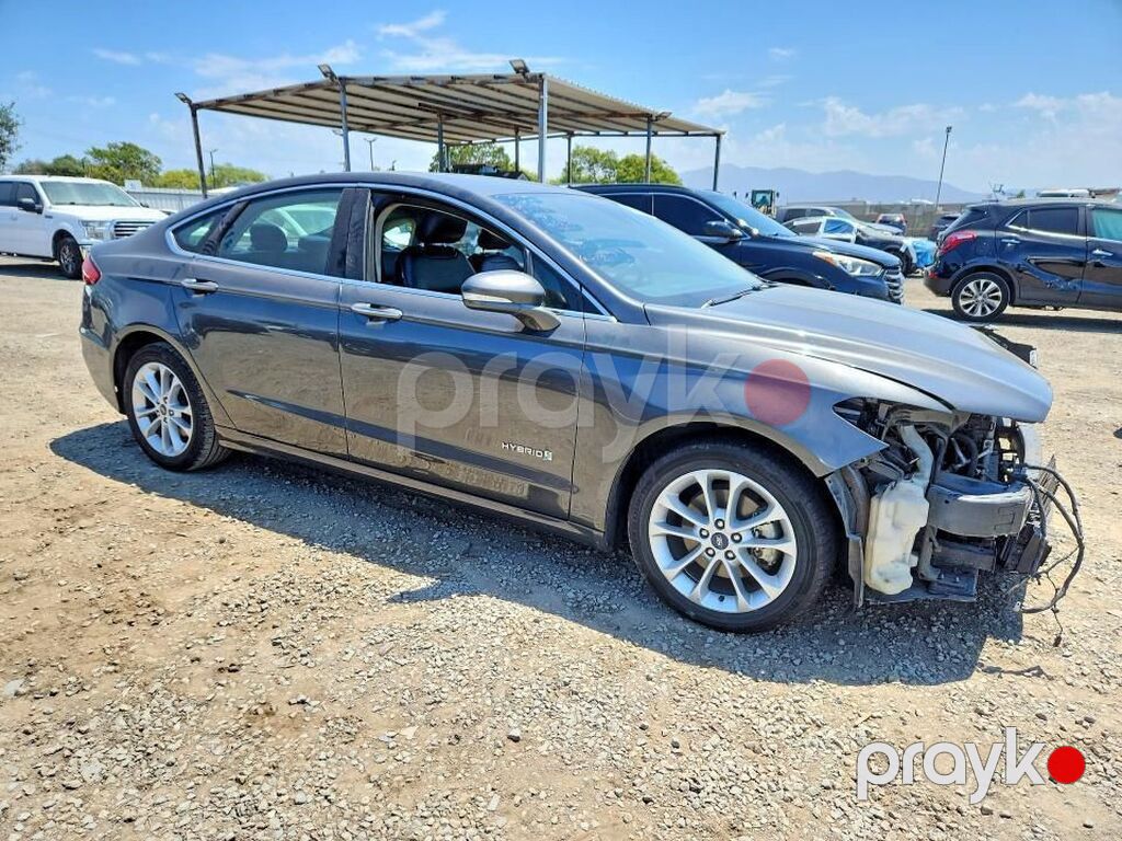 Ford Fusion Hybrid sedan - Ban növü: sedan - Güc qurğusu: hibrid — Avtomobillər, Sumqayıt (4)
