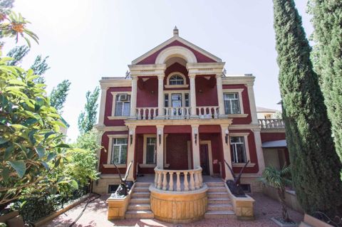 Satılır 7 otaqlı həyət evi/bağ evi 355 m² — Bakı