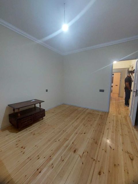Satılır 2 otaqlı köhnə tikili 65 m² — Bakı