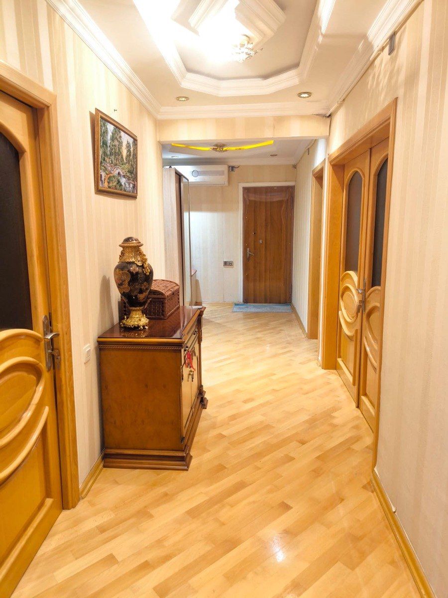 Satılır 5 otaqlı köhnə tikili 120 m² — Mənzil, Bakı (2)