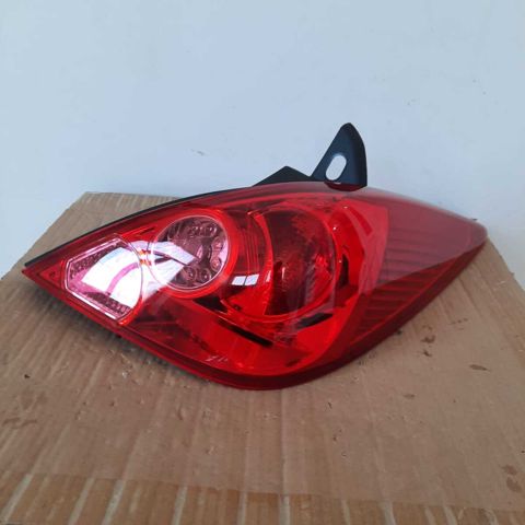 "Nissan Tiida 2007 Hatchback" stop işığı — Bakı