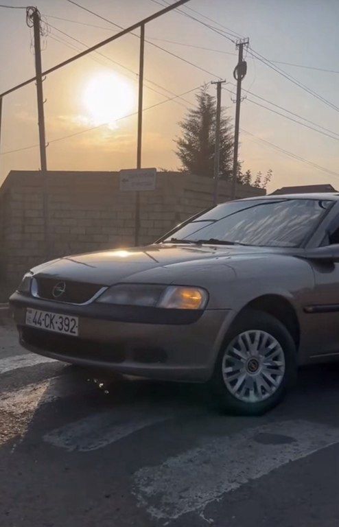 Opel Vectra, 1.8 L, 1996 il, 300 000 km — Avtomobillər, Masallı (4)