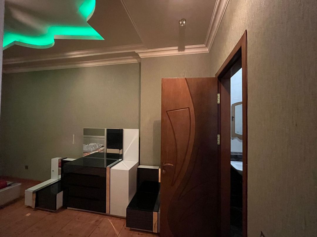 İcarəyə verilir 3 otaqlı yeni tikili 130 m² — Mənzil, Bakı (9)