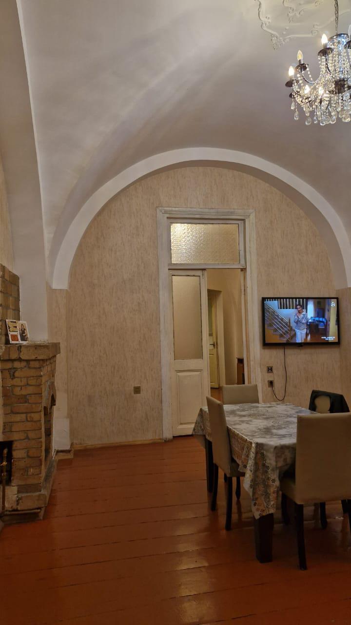 Satış: 3 otaqlı Köhnə tikili, 78 m², Nəsimi rayonu — Mənzil, Bakı