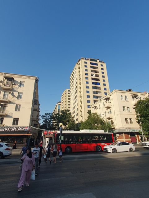 Satılır 4 otaqlı yeni tikili 240 m² — Bakı