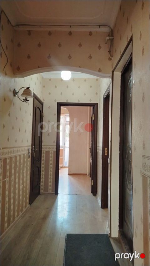 Satılır 2 otaqlı köhnə tikili 55 m²