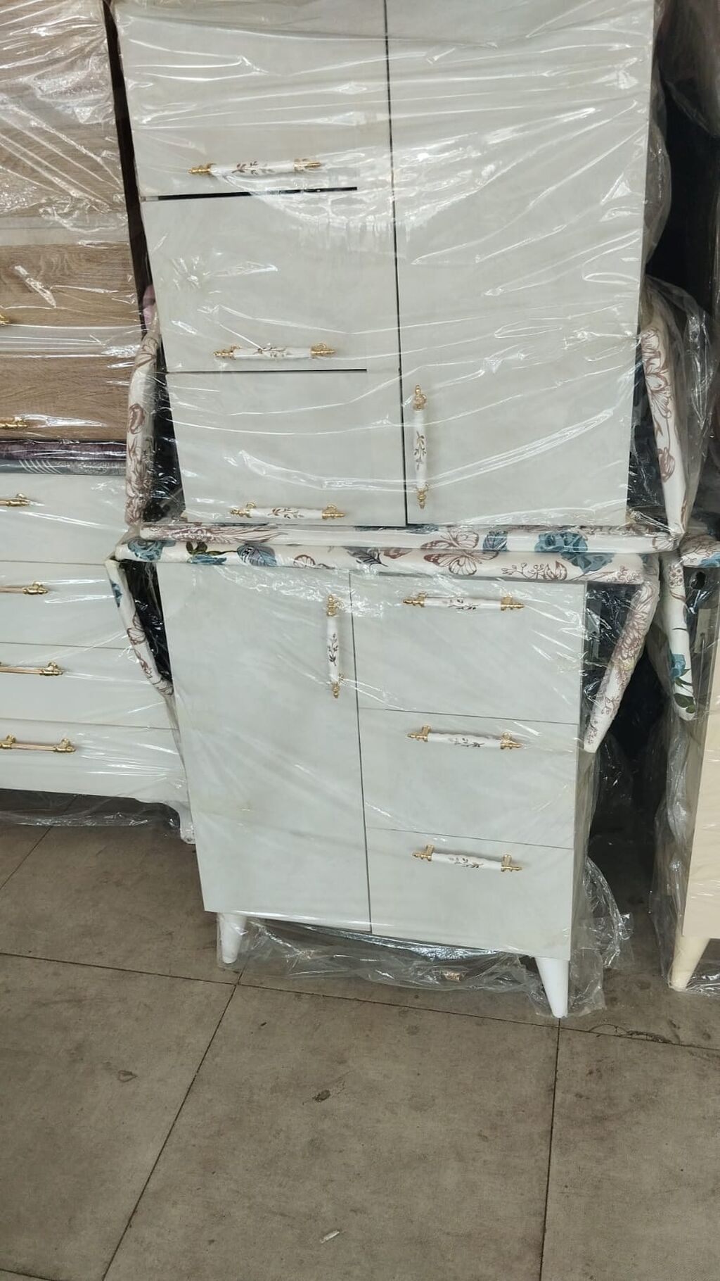 Ütü masası şkaflı 3 siyirtmə 1 qapı ən çox satdığımız model həm rahat — Ütü masaları, Digah (7)