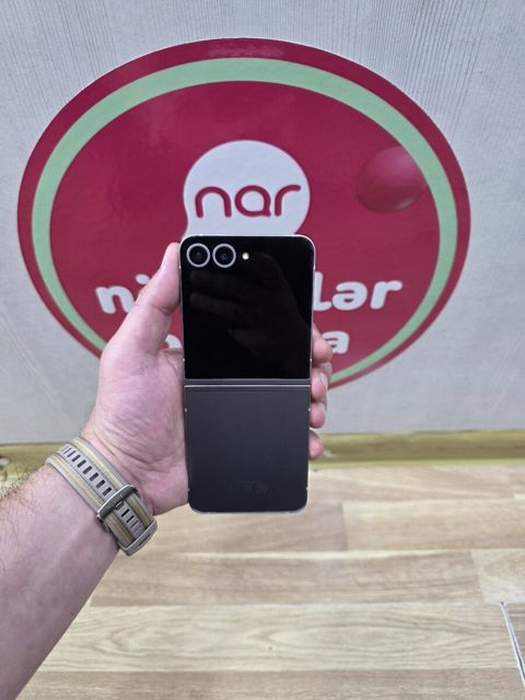Samsung Galaxy Z Flip 6 Black 256GB/12GB — Bakı