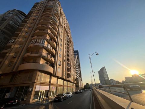 Satılır 4 otaqlı yeni tikili 160 m² — Bakı