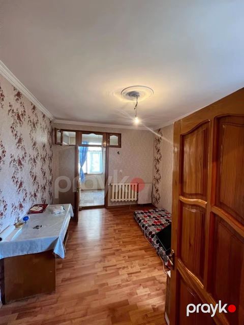 Satılır 2 otaqlı köhnə tikili 58 m²