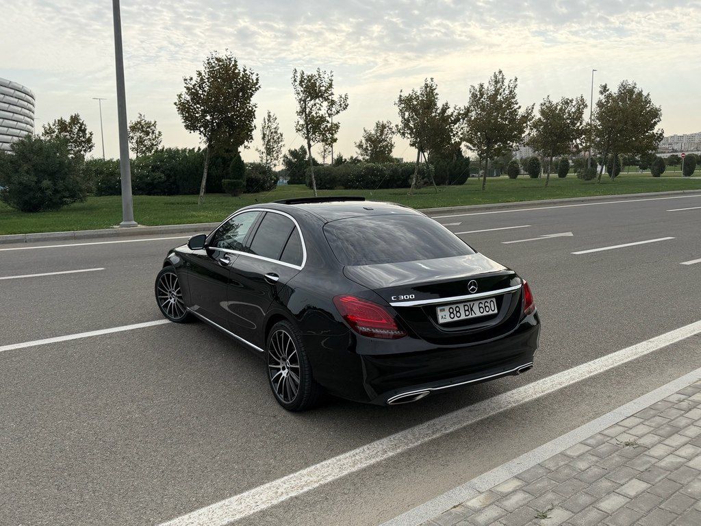 Mercedes C 300, 2.0 L, 2020 il, 65 000 km — Avtomobillər, Bakı (7)