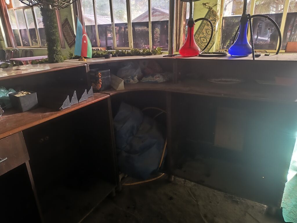 Kafe/bar üçün köşə tipli minibar stendi və rəflər dəsti — Hazır konstruksiyalar, Gəncə (4)