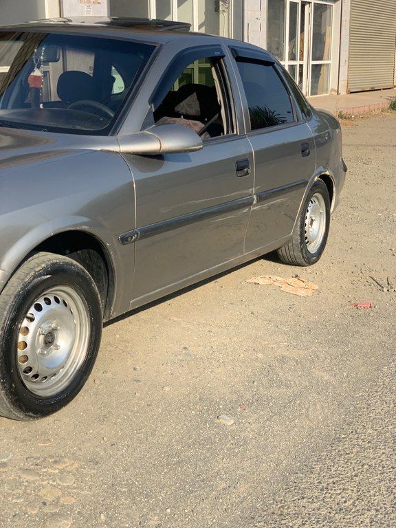 Opel Vectra, 1.8 L, 1996 il, 300 000 km — Avtomobillər, Masallı (2)