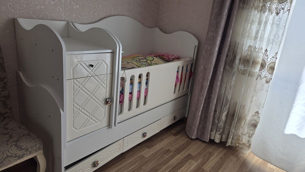 Oğlan və qız üçün, İşlənmiş, Dördbucaq, Beşik, Dəstsiz, Matras ilə, Yellənmə mexanizmi ilə — Bəşikləri, Xırdalan (2)