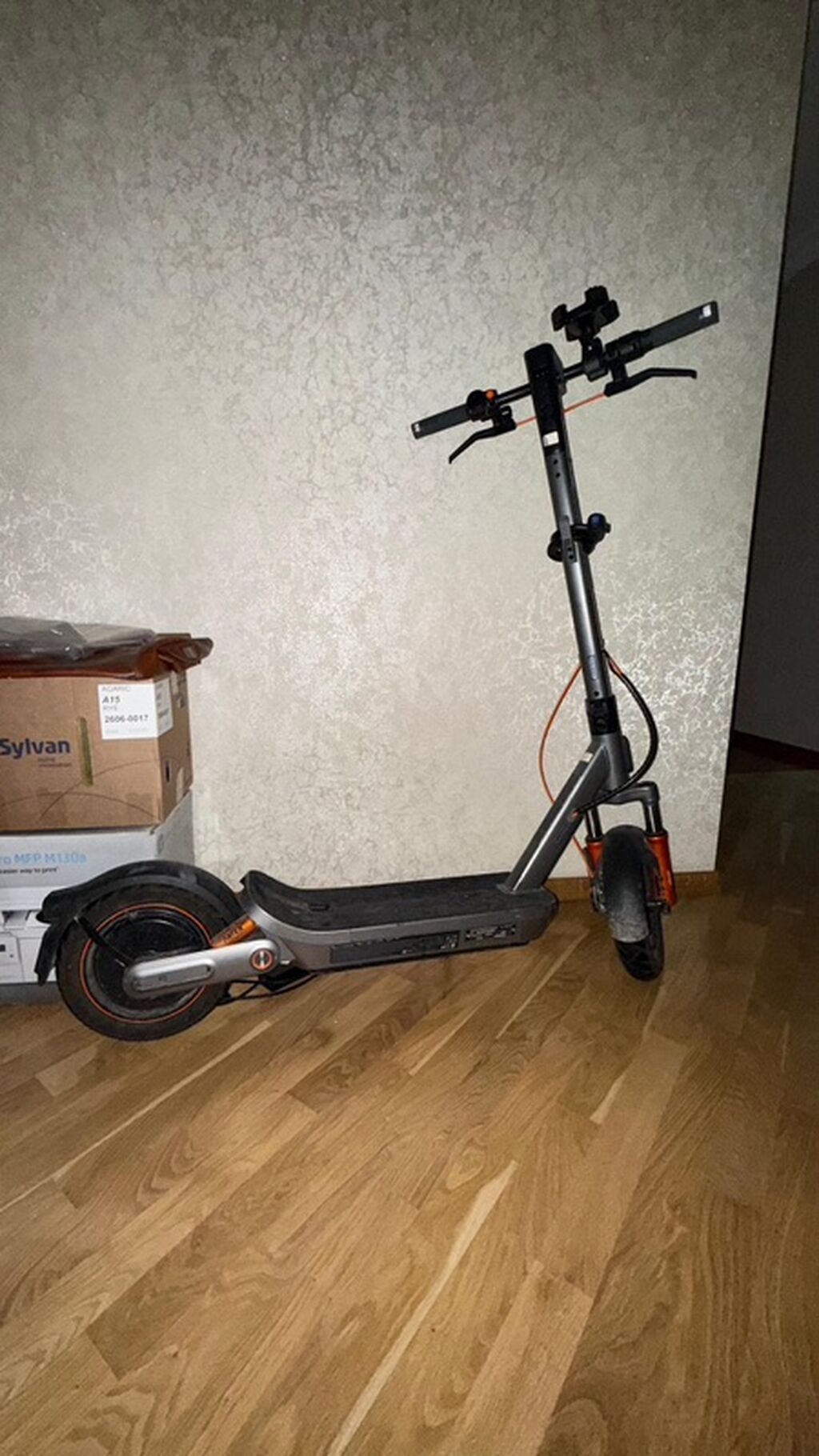 İşlənmiş Elektrik samokat 12", 351 - 500 Vt, 16 - 25 km/s, Ünvandan götürmə — Skuterlər, Bakı (3)