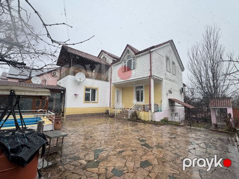 İcarəyə verilir 5 otaqlı həyət evi/bağ evi 200 m²