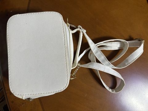 Ağ rəngli çiyin/çarpaz asmalı mini çanta - Material: süni dəri, ön