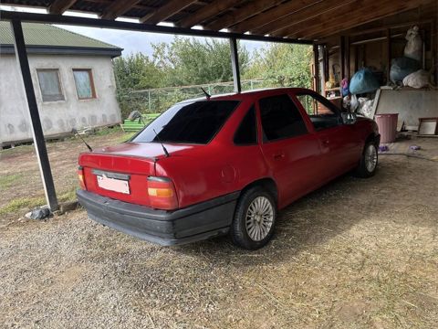 Model: opel vectra 1991 ci il (sedan, qırmızı rəng) Kuzov: 4 qapılı — Quba