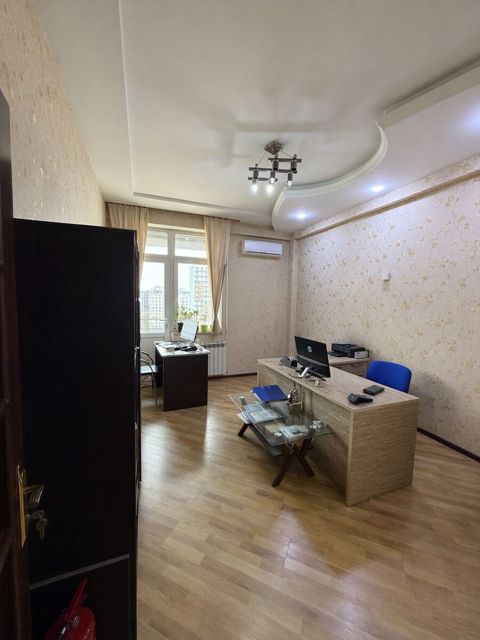 İcarəyə verilir 3 otaqlı ofis 150 m² — Bakı