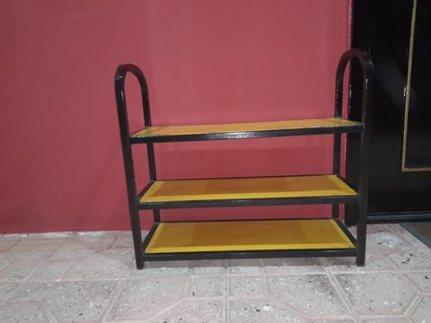 Ayaqqabı rəfi — Bakı