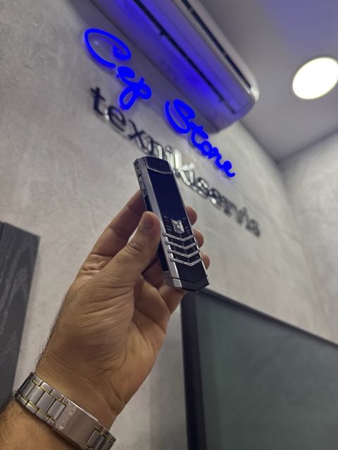 Vertu Signature S Design Pure Silver 4GB — Bakı
