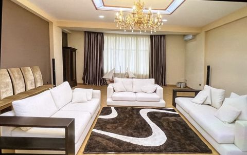 Satılır 4 otaqlı yeni tikili 200 m² — Bakı