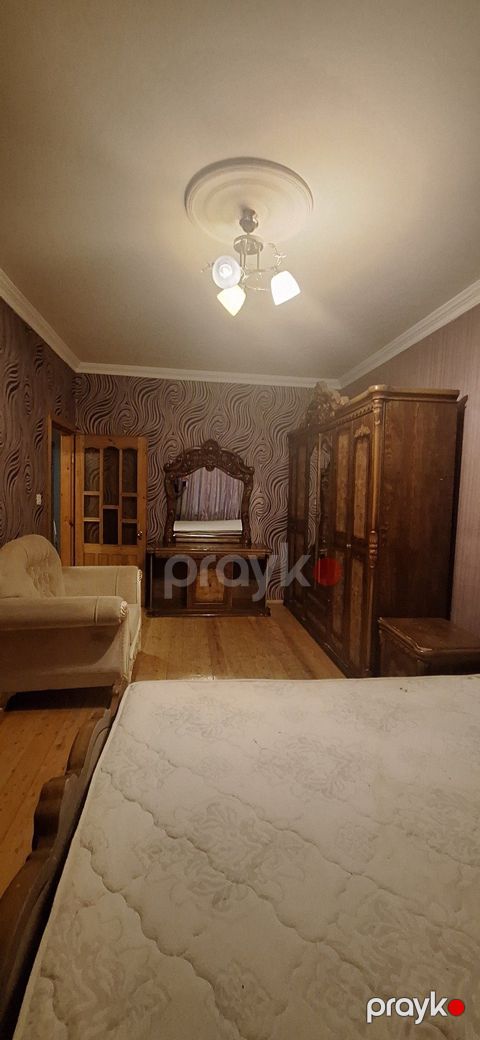 İcarəyə verilir 3 otaqlı köhnə tikili 75 m²