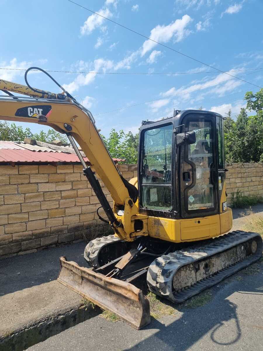 Rezin paletli mini ekskavator icarəsi — Avtomobil icarəsi, Bakı (3)