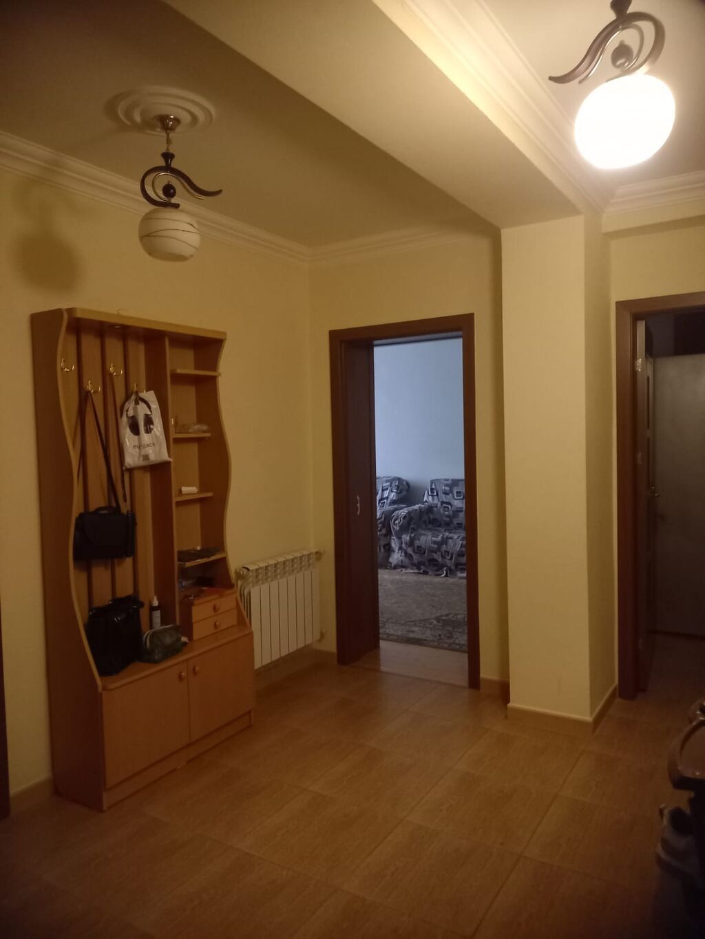 Menzil Yalniz telebe oglanlara verilir. Aile xanimlar qeti narahat — Mənzil, Masazır (5)