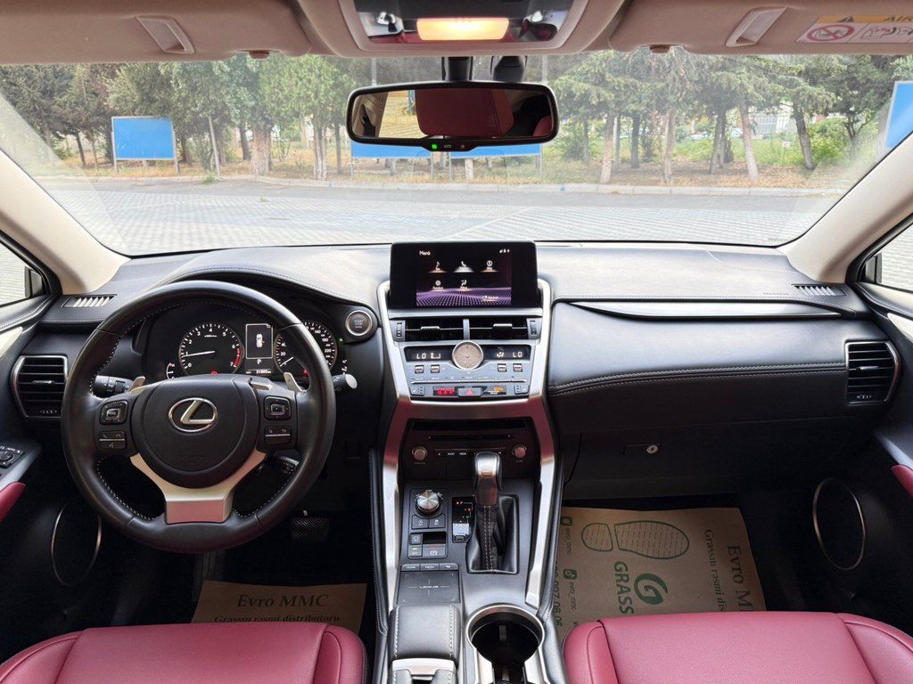Lexus NX 300, 2.0 L, 2021 il, 31 000 km — Avtomobillər, Bakı (8)